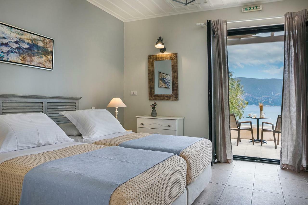 Martini Waterfront Suites Fiskardo Exterior foto