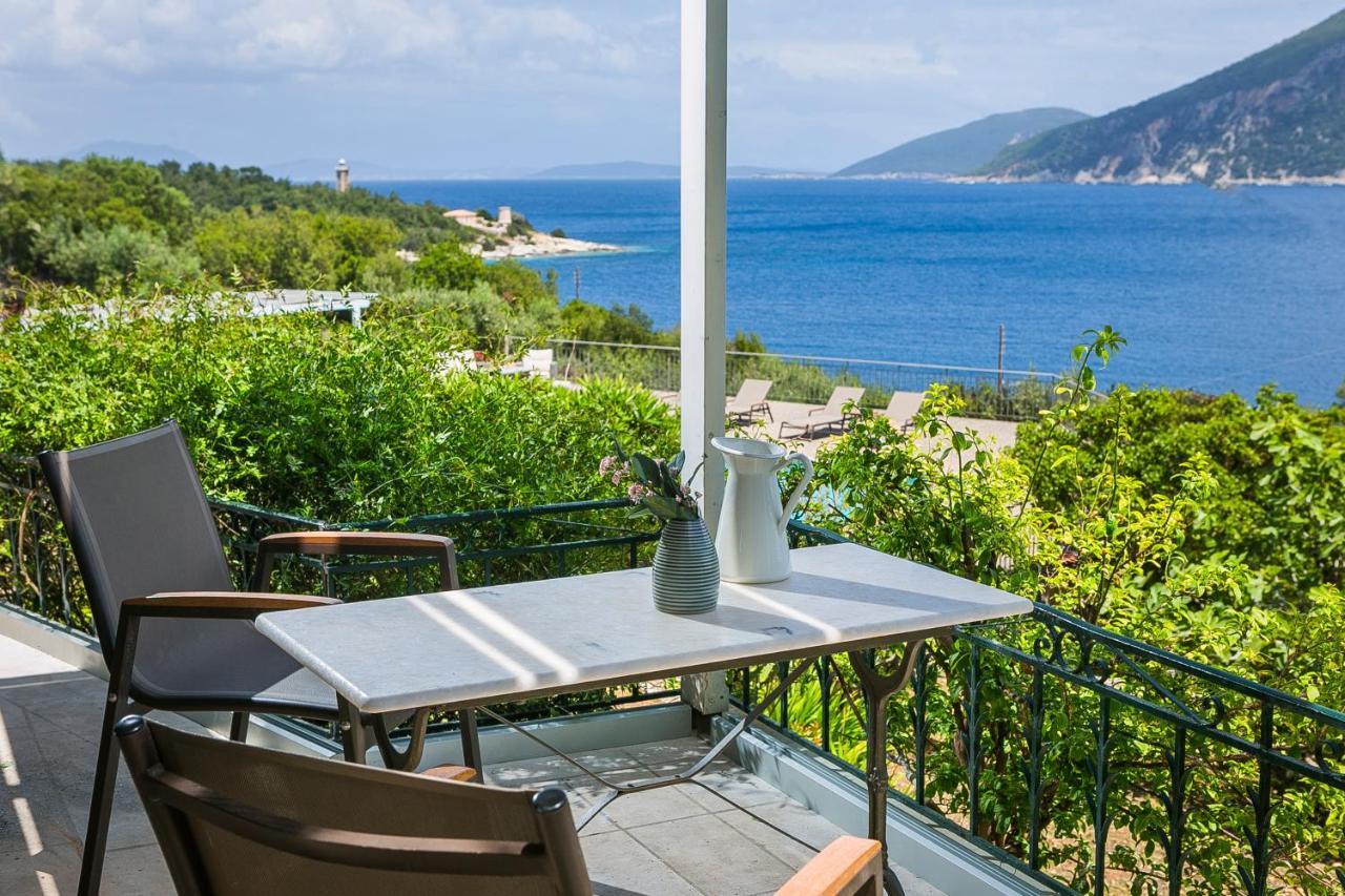 Martini Waterfront Suites Fiskardo Exterior foto
