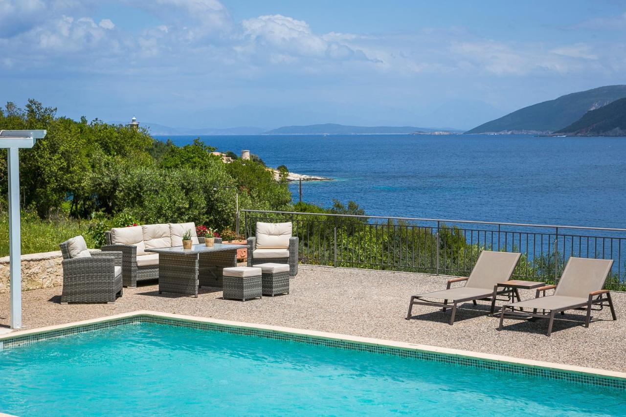 Martini Waterfront Suites Fiskardo Exterior foto